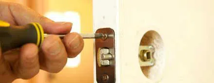 Affordable Locksmith Services Long Beach, CA 562-274-0794 - 24-hour-lock-key-01